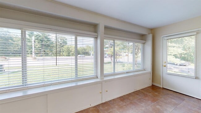 Building Photo - 7030 Clayton Rd