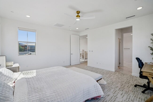 Building Photo - 74404 Nichols Dr