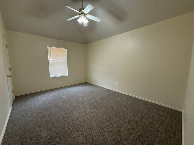 Building Photo - 4407 Abigail Dr