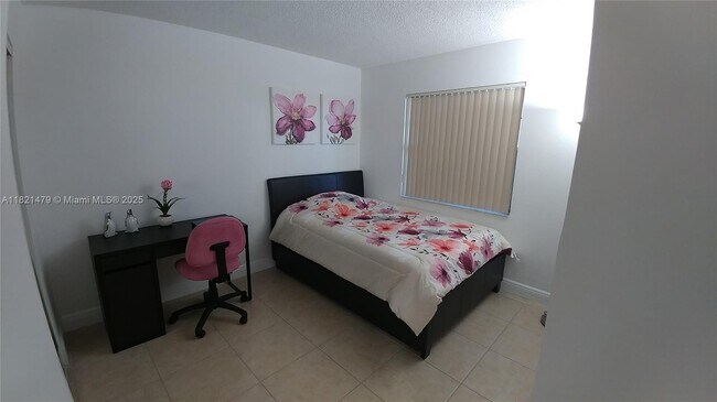 Building Photo - 10451 W Broward Blvd