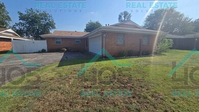 Building Photo - 3 Bed 2 Bath with ALL the Amenities!