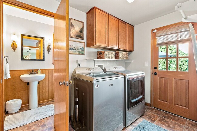 Building Photo - 5717 N 18th St