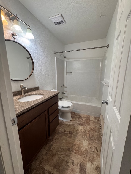 Building Photo - 243 Westchester Square N