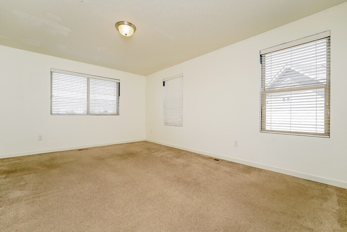 Building Photo - 20009 Elgin Dr