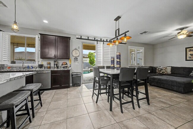 Building Photo - 18235 W Ida Ln