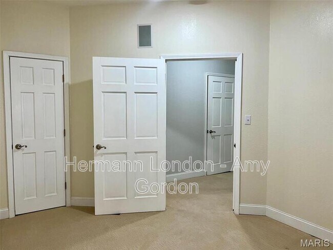 Building Photo - 4738 Olive St