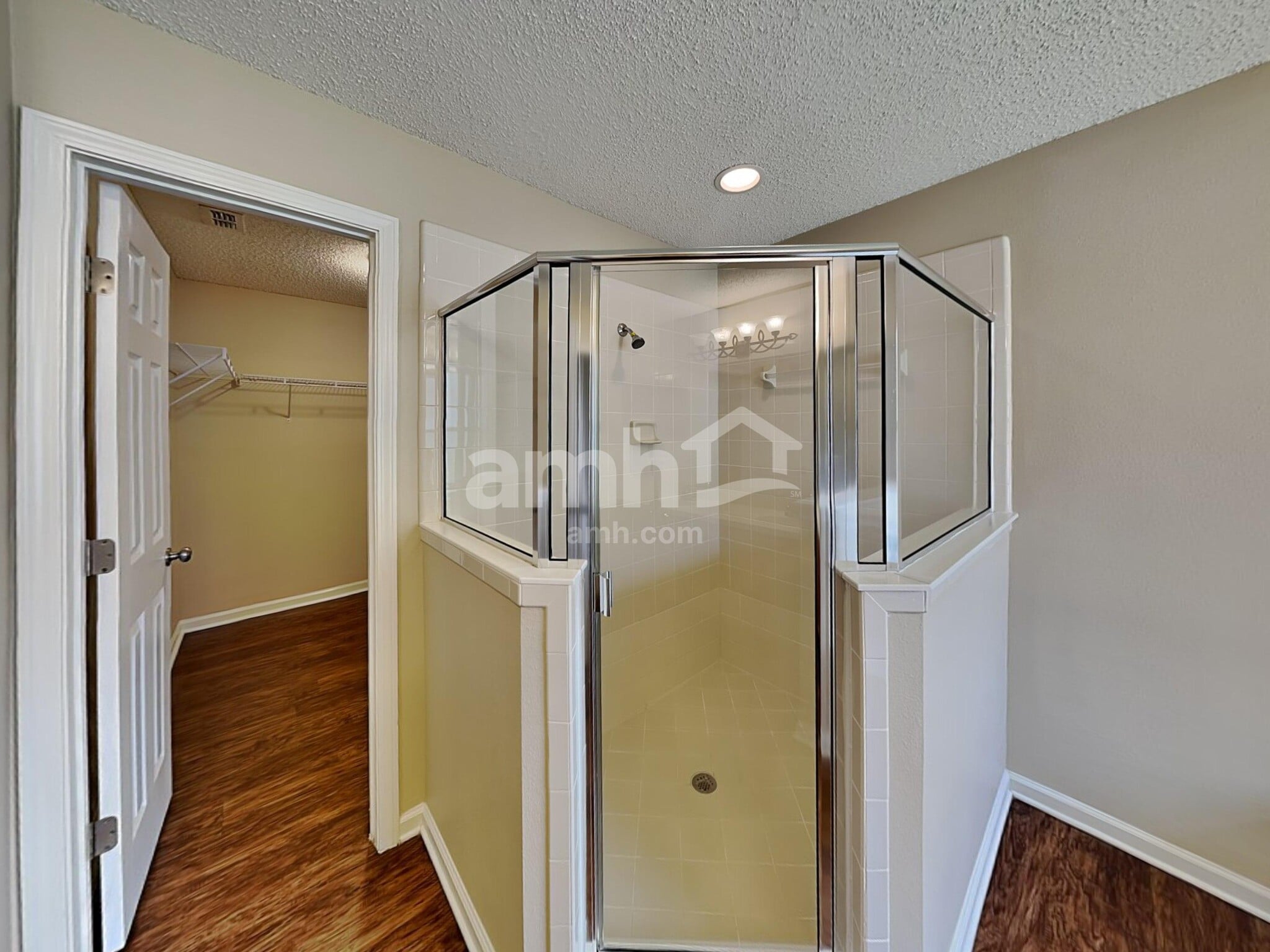 Building Photo - 9125 Fallsmill Dr