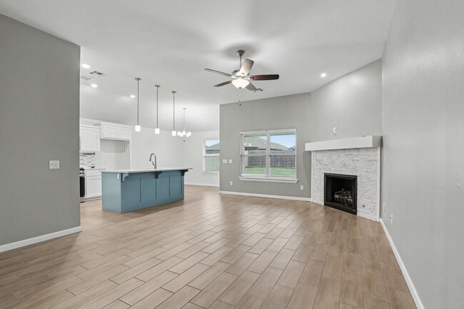 Building Photo - 8601 NW 76th St