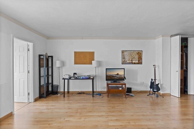 Building Photo - 8 Whittier Pl