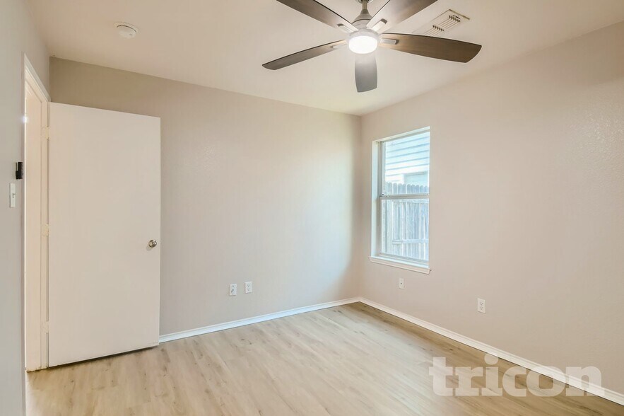 Building Photo - 1658 Wildflower Dr