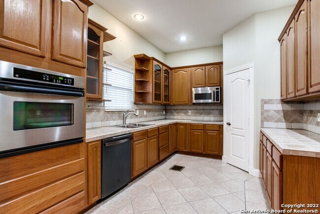 Building Photo - 4-BEDROOM IN ALAMO HEIGHTS