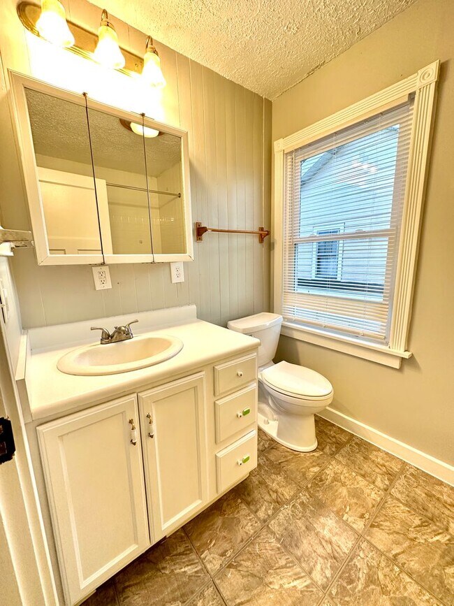 Building Photo - 4017 Corinth Blvd