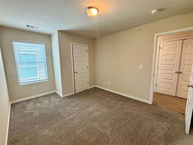 Building Photo - 629 Carlton Pointe Dr