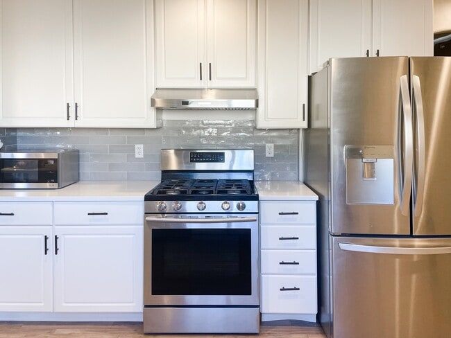 Updated Appliances - 835 S Wynooski St