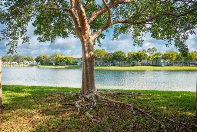 Building Photo - 2831 SE 15th Rd