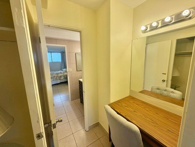 Building Photo - 1684 Ala Moana Blvd