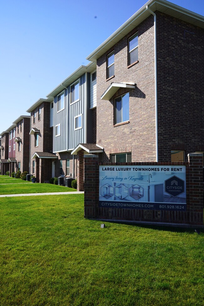 Building Photo - 251 N 200 W