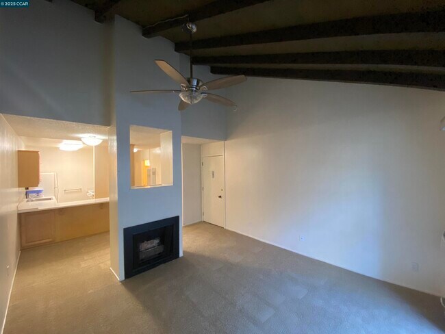 Building Photo - 2730 Oak Rd