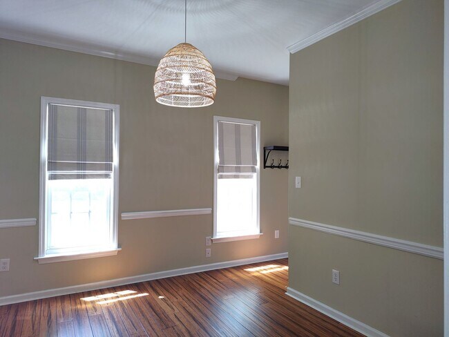 Building Photo - Stunning Corner Lot home located within a cul-de-sac in the Mitchell Glen Community!