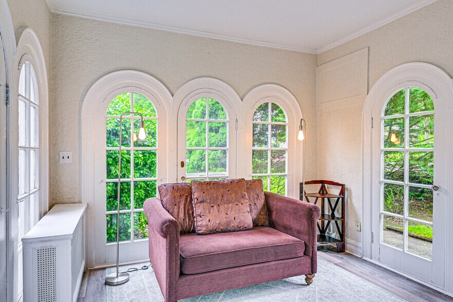 Building Photo - 518 Cortlandt Ave