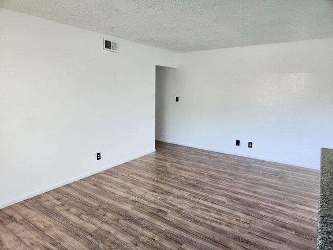 Building Photo - 225 Harding Blvd