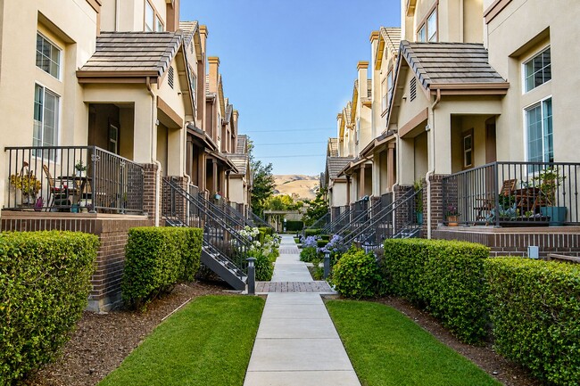 Building Photo - 1026 Aquamarine Terrace