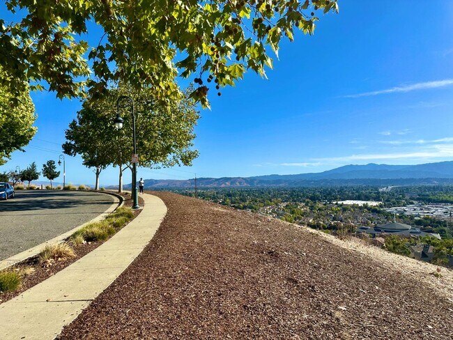 Building Photo - 2017 Mary Helen Ln