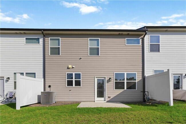 Building Photo - 840 Pt Pl Dr