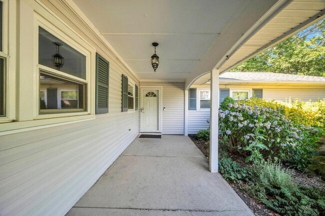 Building Photo - 38 Barker Dr
