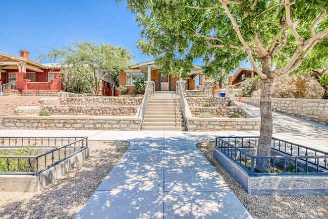 Building Photo - Manhattan Heights Historic District Gorgeous Backyard with Pool and Large House