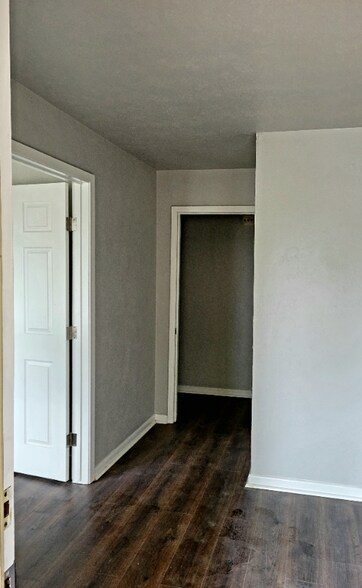 Building Photo - 4400 Hodgkins Rd