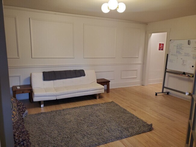 Building Photo - Laurel220 (KC-JF)