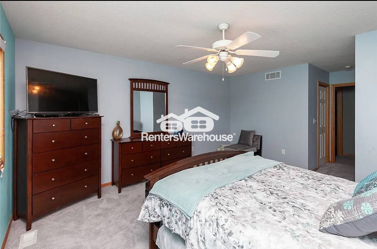 Building Photo - 3799 Village Run Dr
