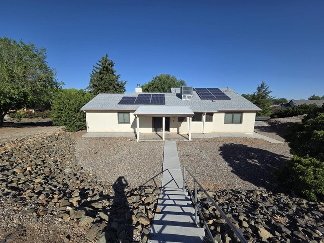 Building Photo - 5143 N Desert Ln