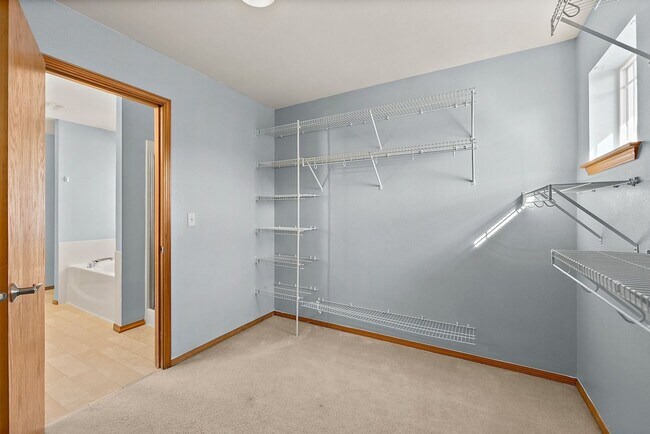 Building Photo - Spacious 4-Bed Home in DuPont | Huge Loft & 5 Mins to JBLM!