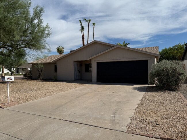 Primary Photo - 3747 E Winchcomb Dr