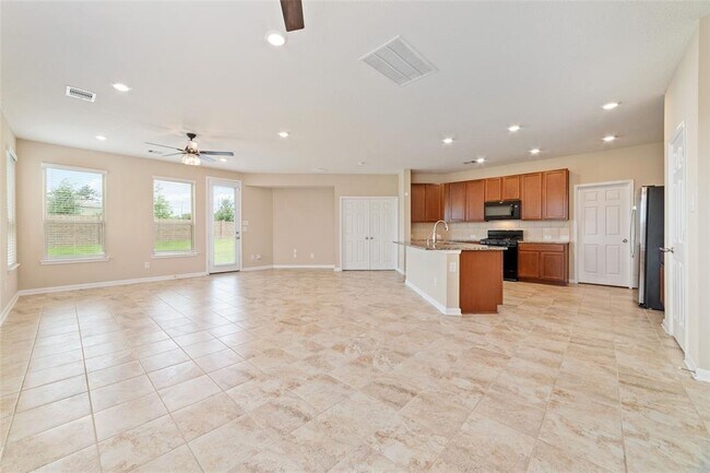 Building Photo - 14735 Cypress Creek Landing