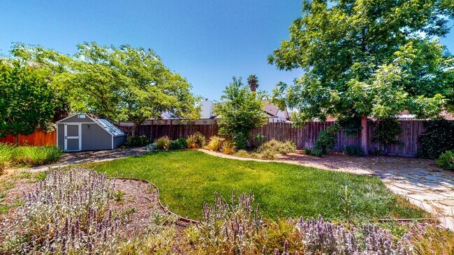 Building Photo - 2014 Tablerock Ct