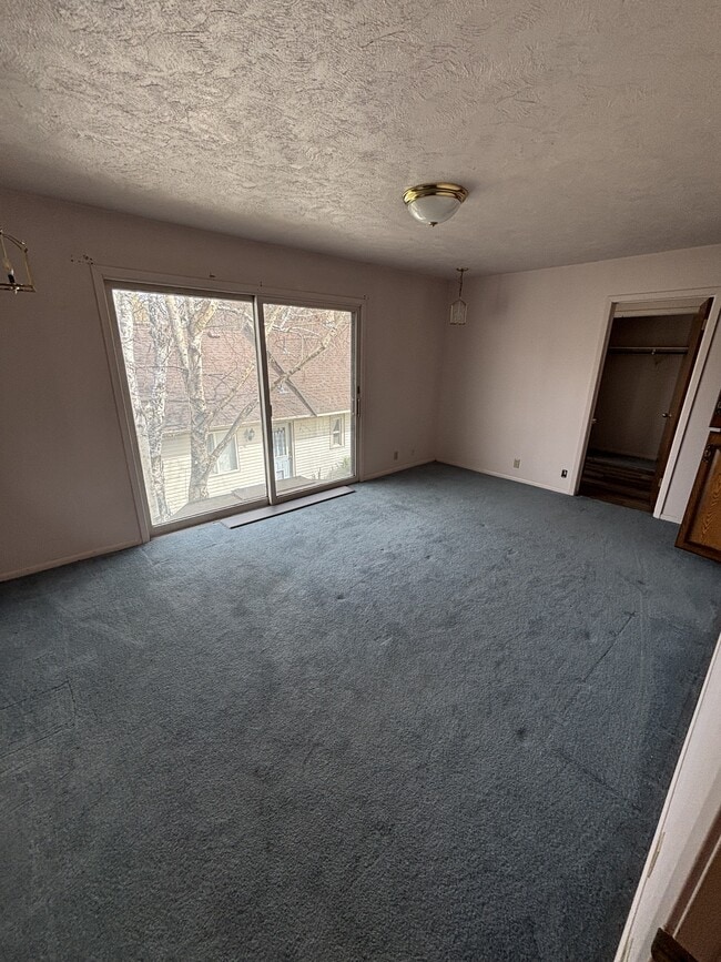 Building Photo - 187 E 5th St