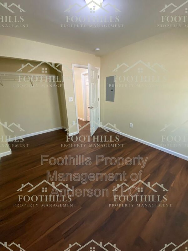 Building Photo - 108 Townsley Ct