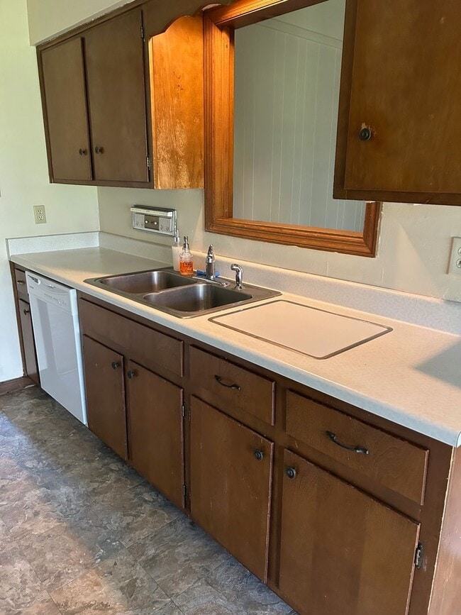 Building Photo - Southside Savannah -Windsor Forest West