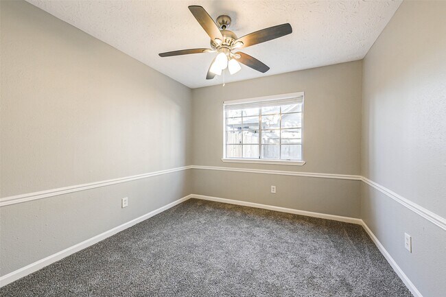 Building Photo - 5507 Village Springs Dr