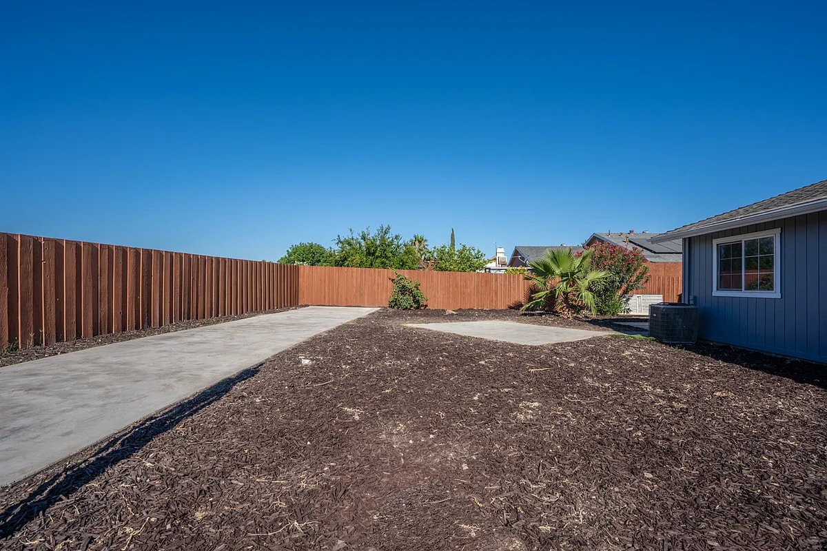 Backyard - 299 Tangelo St