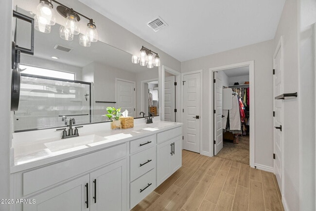 Building Photo - 11716 N 168th Dr