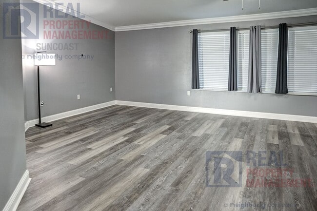 Building Photo - 4407 N Chamberlain Blvd