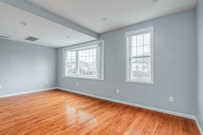 Building Photo - 164 Avenue B