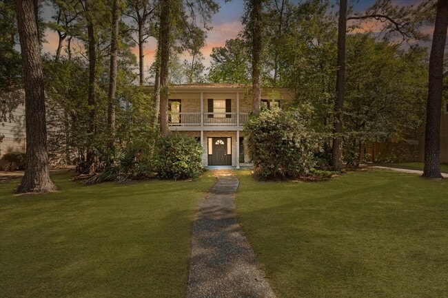 Building Photo - 3811 Woodbriar Dr