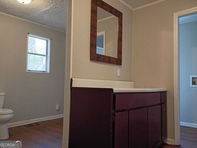 Building Photo - 211 Arnco 6th St