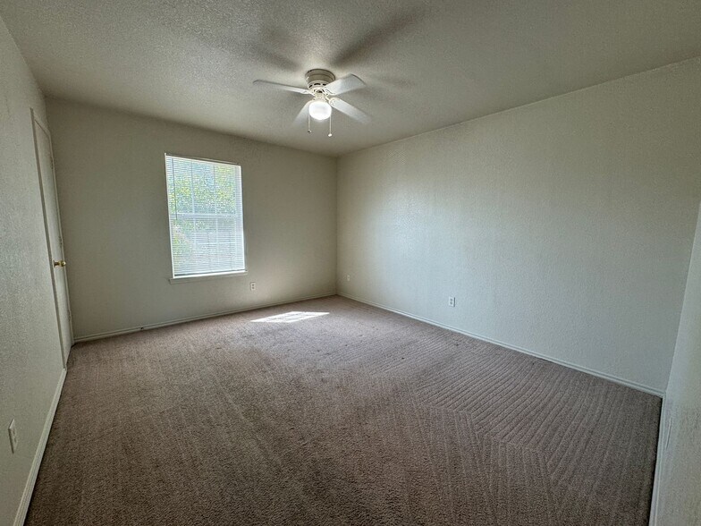 Building Photo - 3603 Malibu Ln