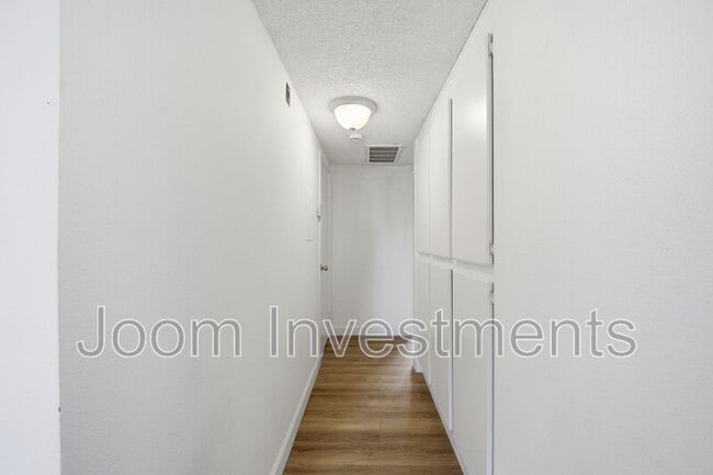 Building Photo - 1527 S Palm Ave